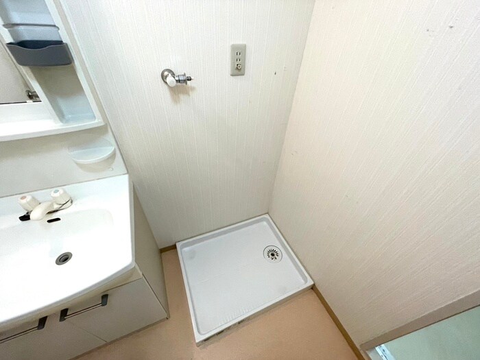 物件内観写真17　(洗濯機置場)