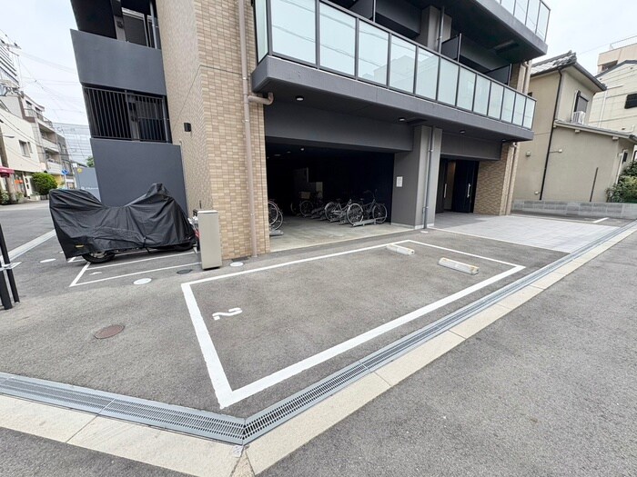 物件外観写真3　(駐車場)