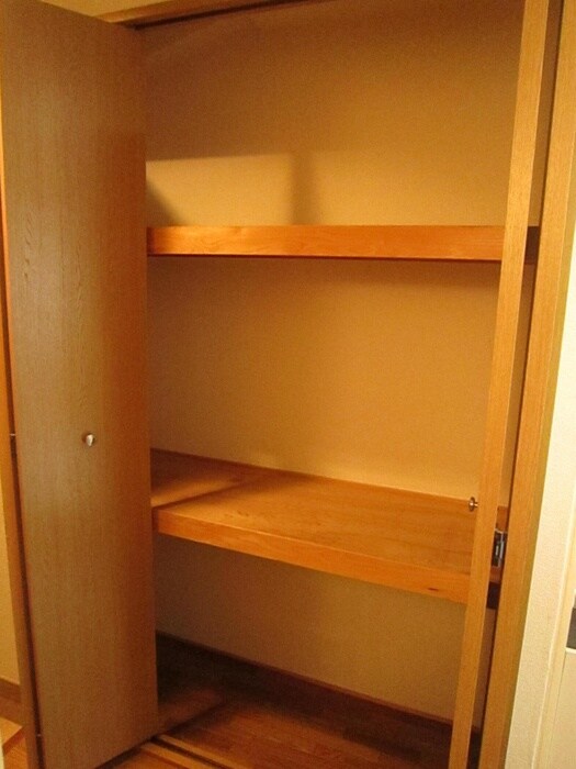 物件内観写真4　(収納)