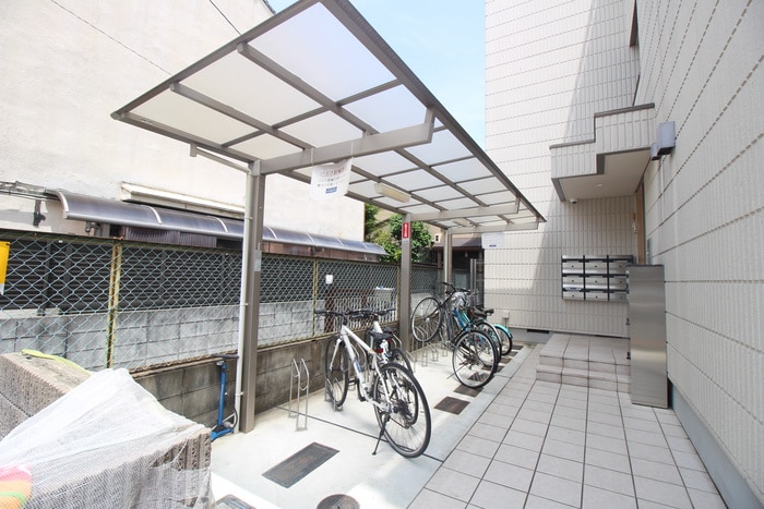 物件外観写真4　(駐輪場)
