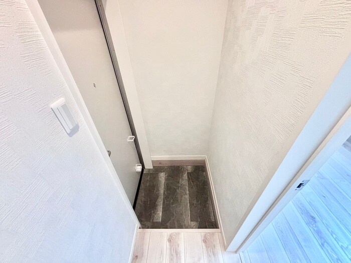 物件内観写真17　(玄関)