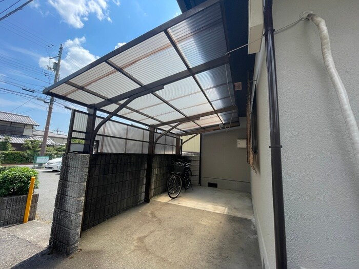 物件外観写真2　(駐輪場)