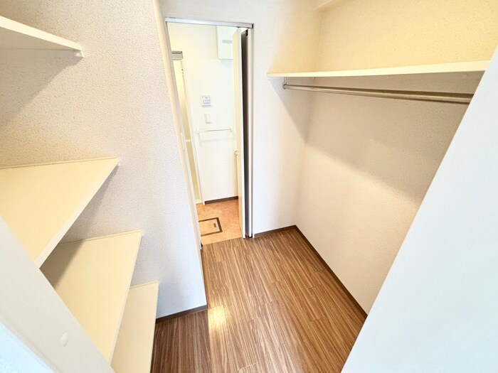 物件内観写真12　(収納)