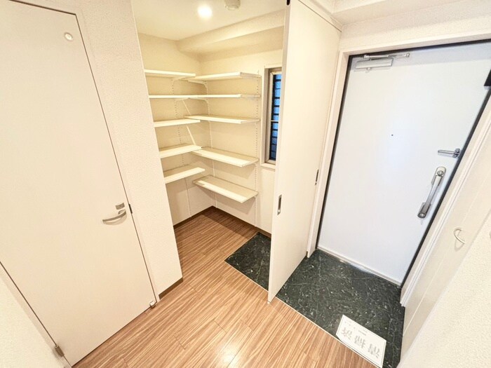 物件内観写真21　(玄関)