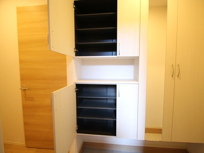 物件内観写真16　(靴箱)