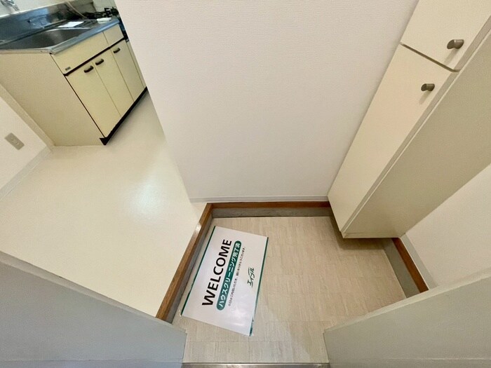 物件内観写真18　(玄関)