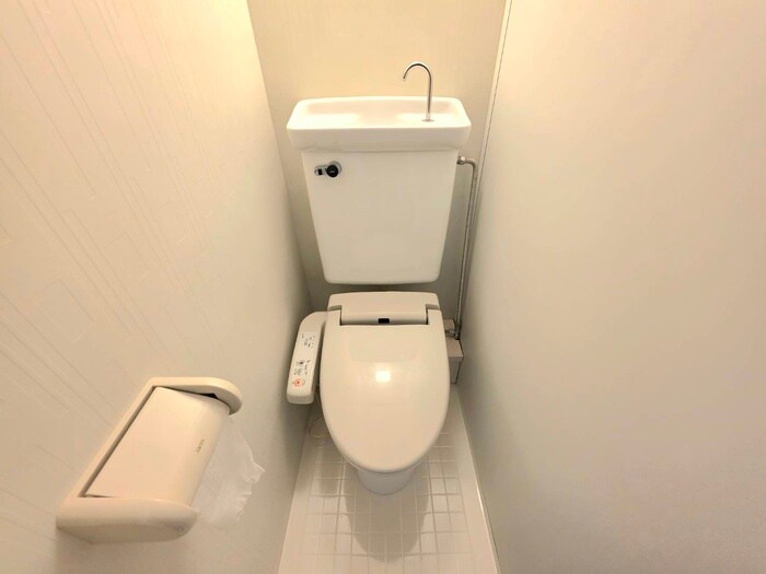 物件内観写真8　(トイレ)