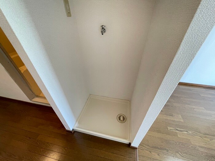 物件内観写真9　(洗濯機置場)