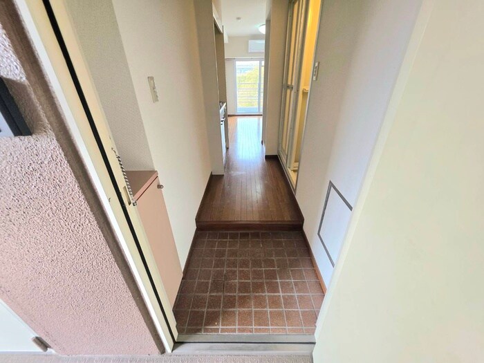 物件内観写真9　(玄関)