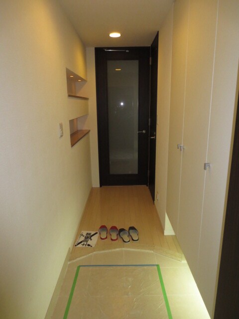 物件内観写真9　(玄関)