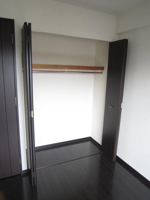 物件内観写真10　(収納)