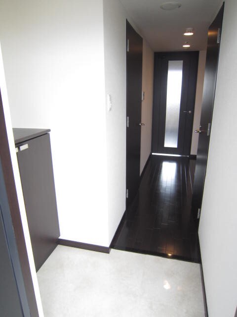 物件内観写真11　(玄関)