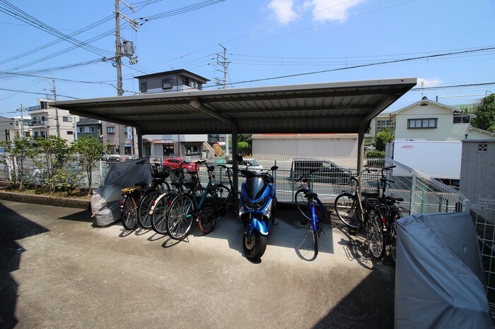 物件外観写真3　(駐輪場)
