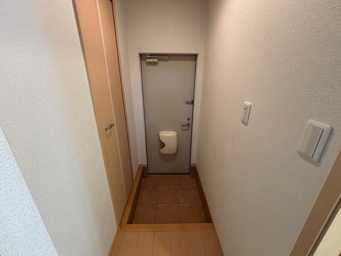 物件内観写真16　(玄関)