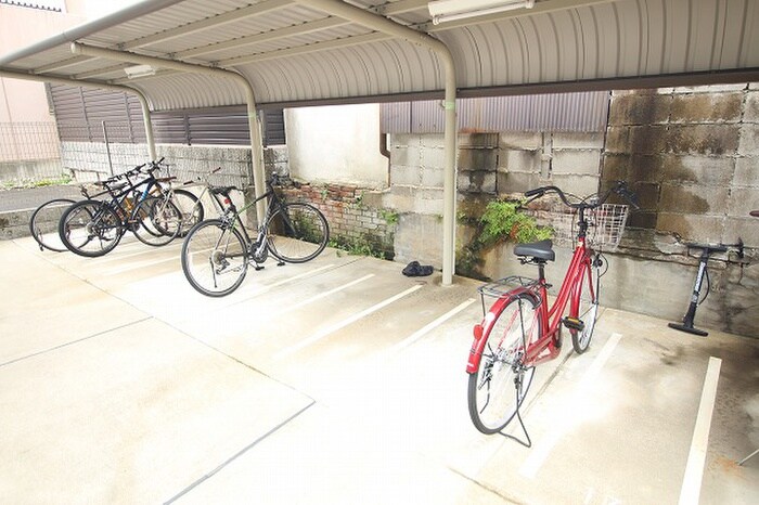 物件外観写真6　(駐輪場)