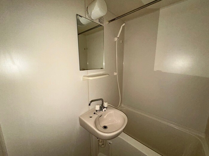 物件内観写真11　(洗面)