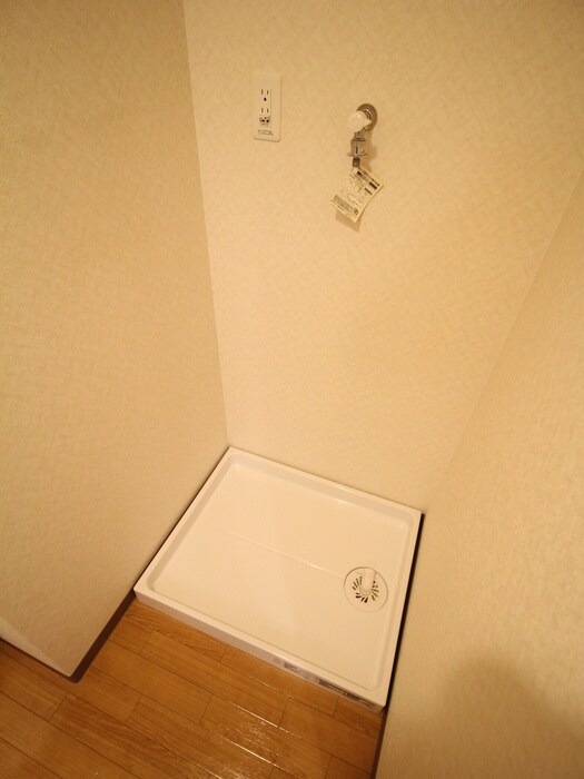 物件内観写真12　(洗濯機置場)