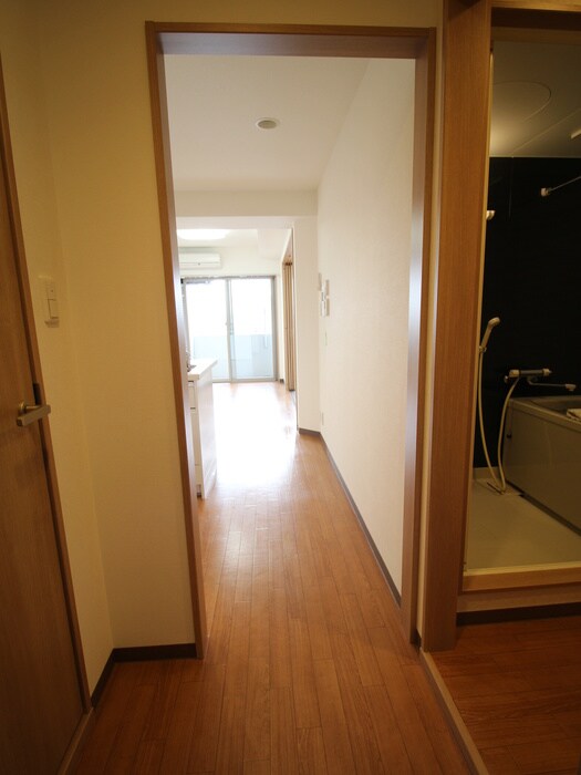 物件内観写真14　(廊下)