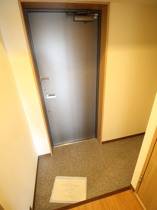 物件内観写真15　(玄関)