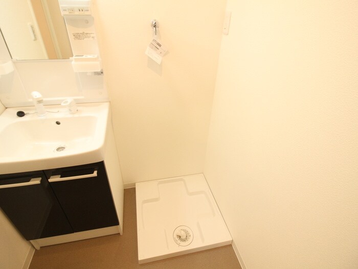 物件内観写真15　(洗濯機置場)