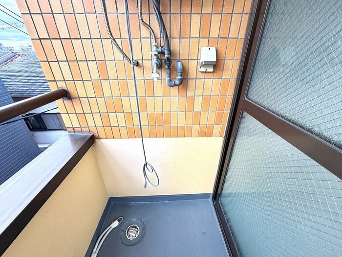 物件内観写真10　(洗濯機置場)