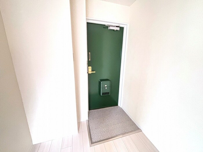 物件内観写真16　(玄関)