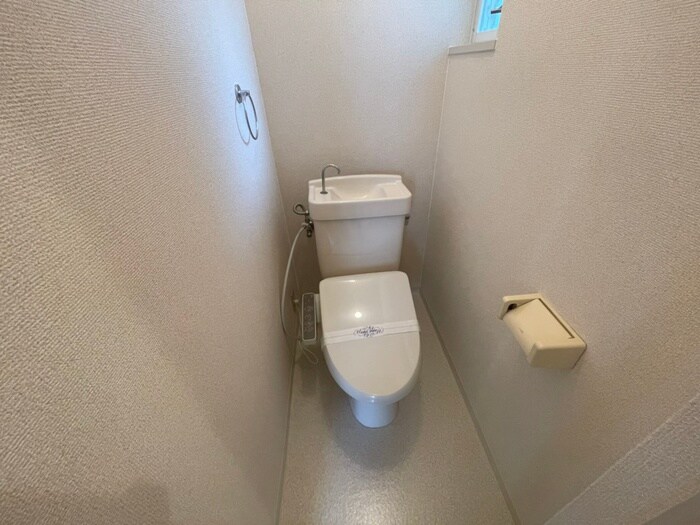物件内観写真14　(トイレ)