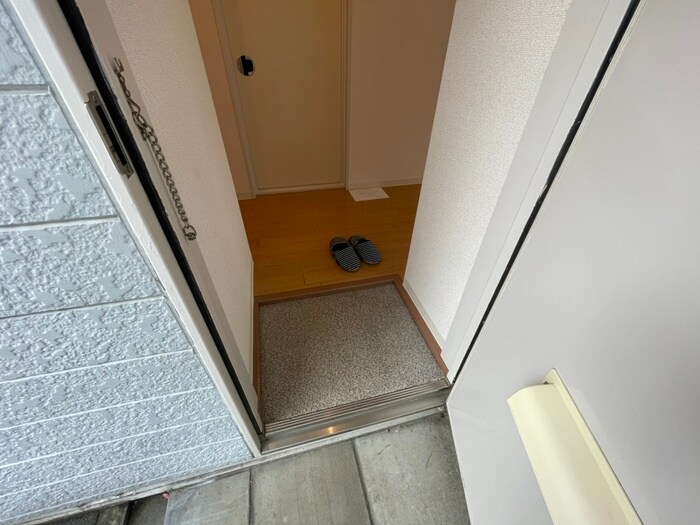 物件内観写真17　(玄関)