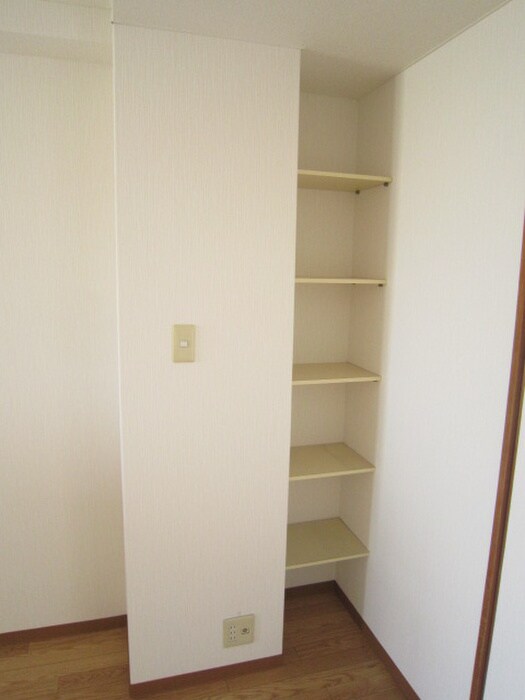 物件内観写真6　(収納)