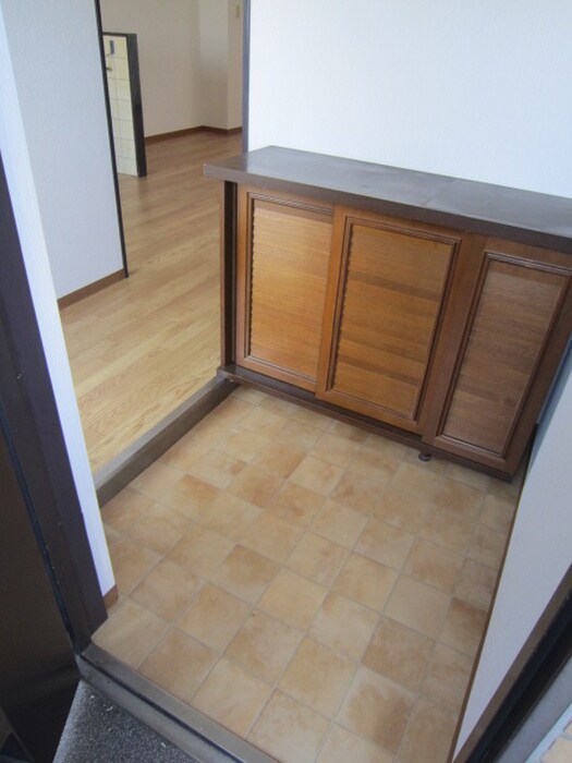 物件内観写真7　(玄関)