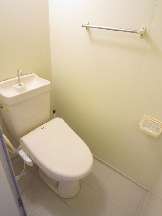 物件内観写真8　(トイレ)