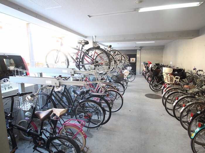 物件外観写真6　(駐輪場)