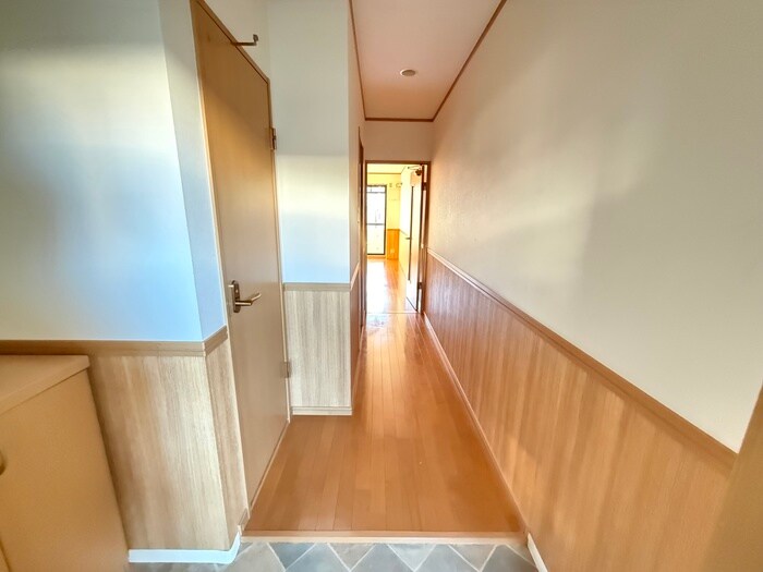 物件内観写真17　(廊下)