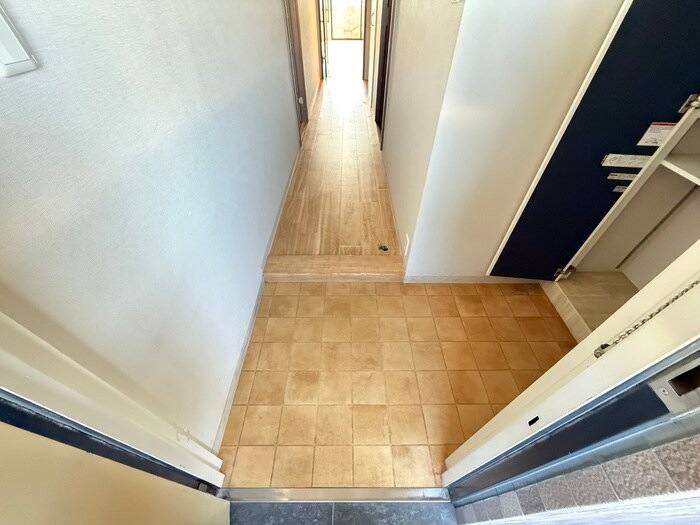 物件内観写真18　(玄関)
