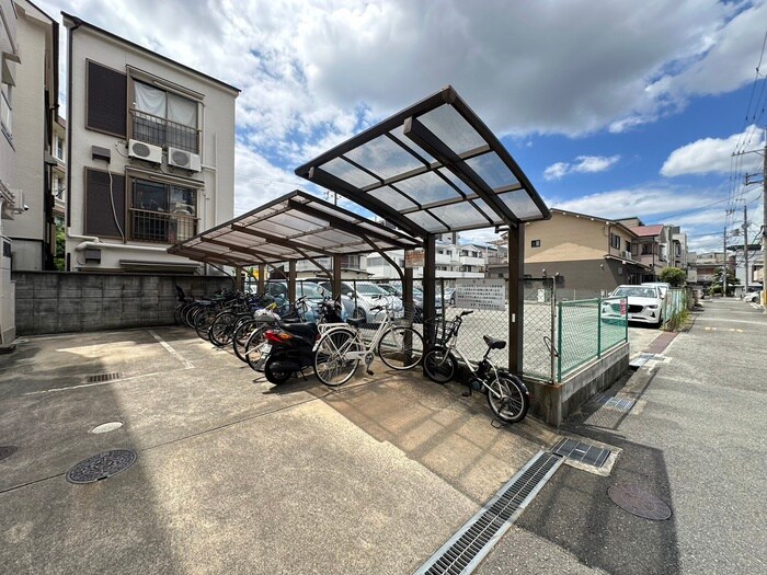 物件外観写真5　(駐輪場)
