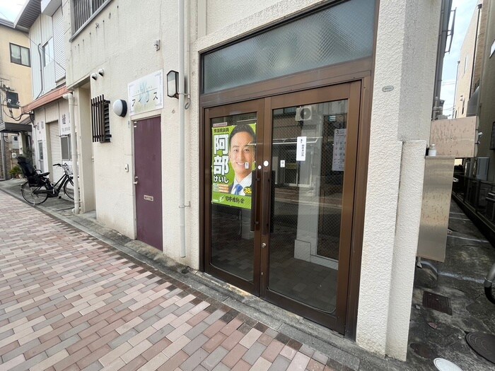 物件外観写真2　(エントランス部分)