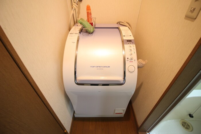 物件内観写真11　(洗濯機置場)