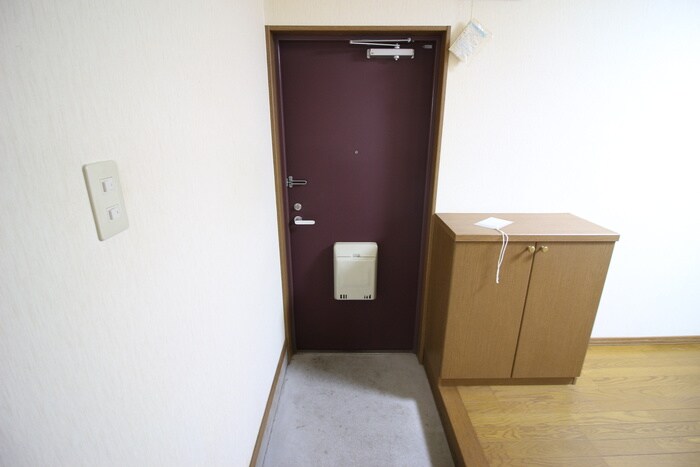 物件内観写真16　(玄関)