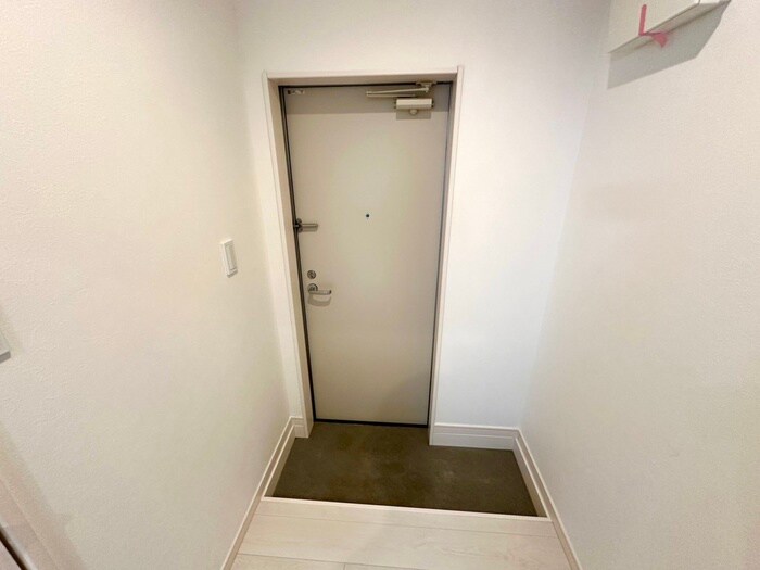 物件内観写真13　(玄関)