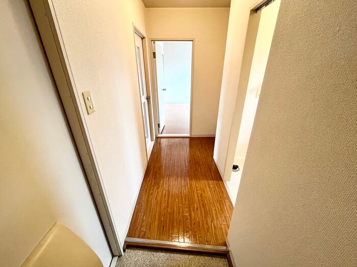 物件内観写真16　(廊下)