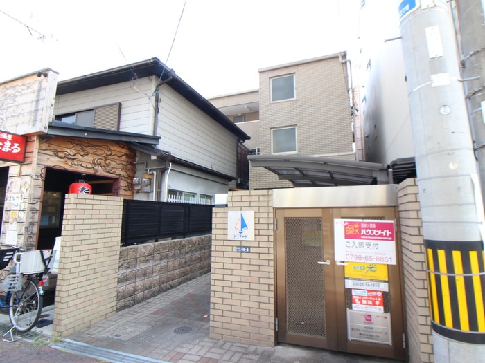 物件外観写真2　(外観写真)