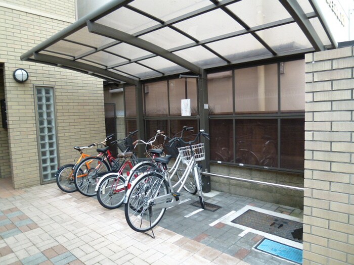 物件外観写真3　(駐輪場)