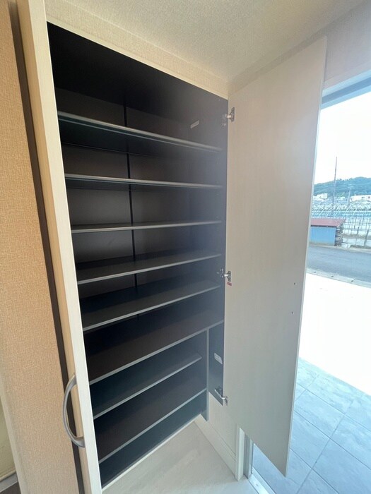 物件内観写真13　(靴箱)