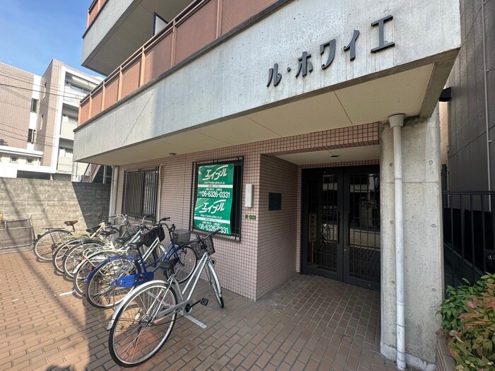 物件外観写真2　(エントランス部分)
