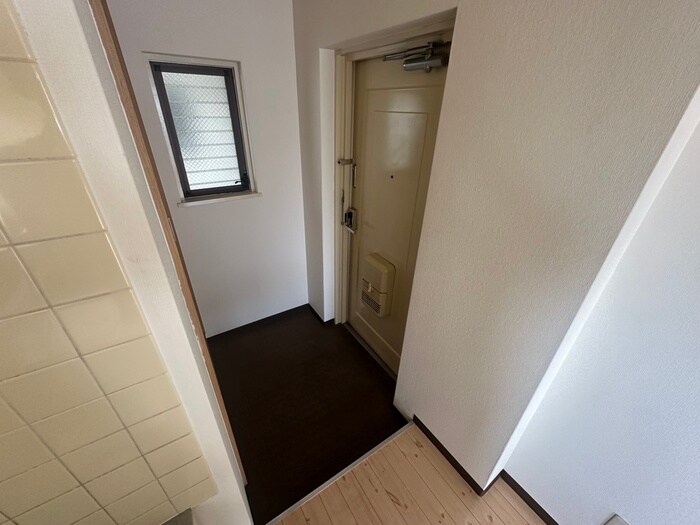 物件内観写真14　(玄関)