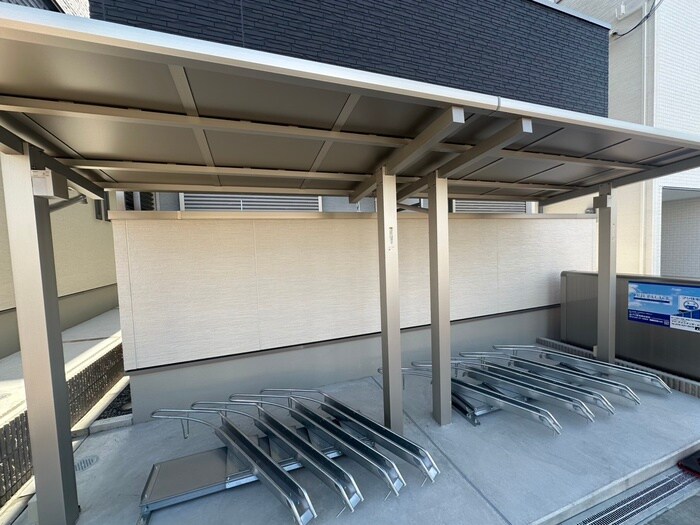 物件外観写真6　(駐輪場)