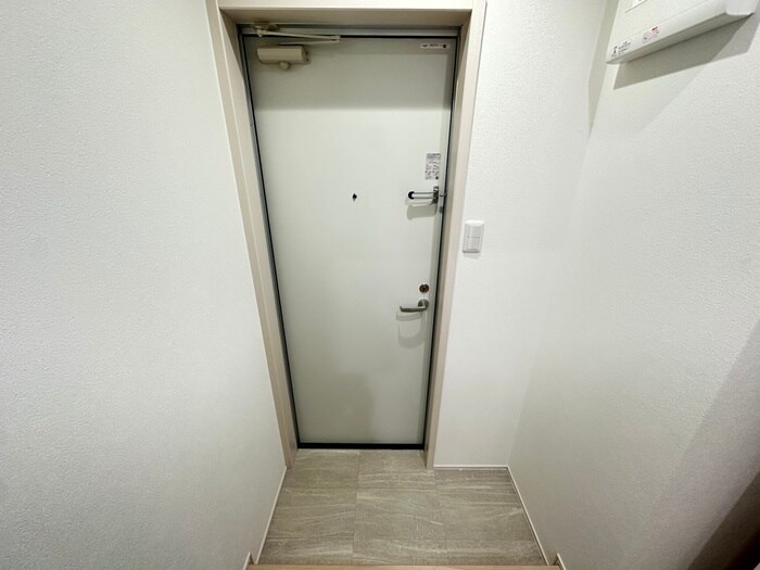 物件内観写真12　(玄関)