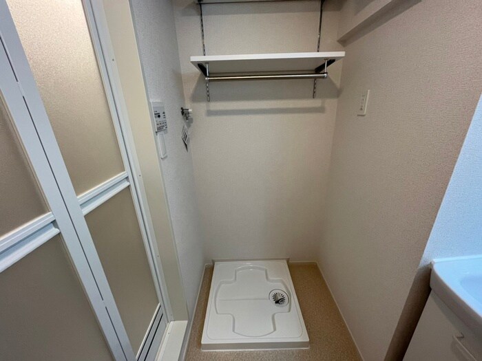 物件内観写真18　(洗濯機置場)