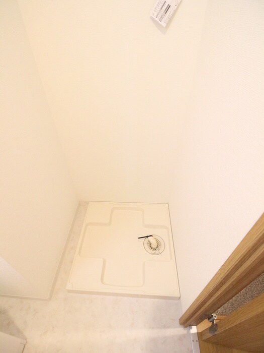 物件内観写真14　(洗濯機置場)