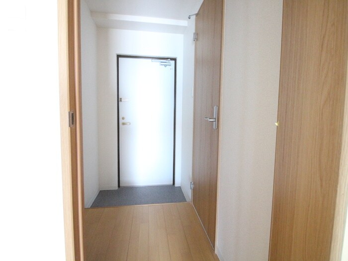 物件内観写真16　(廊下)